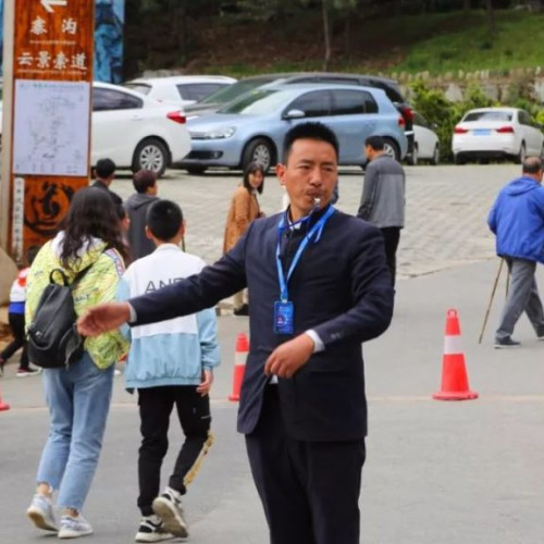 五一劳动节——致敬那些奋斗在一线的老君山人