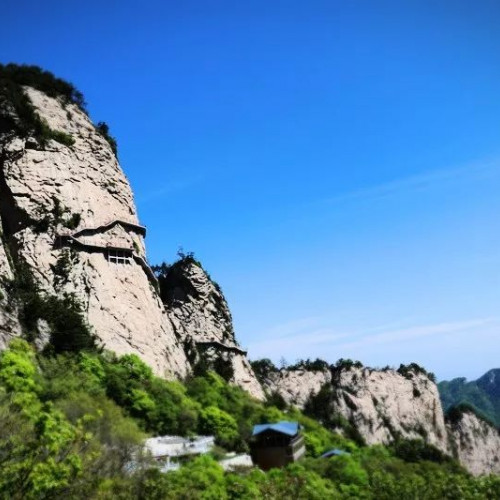 六月一起走进龙峪湾森林避暑度假区，感受那21°的夏天