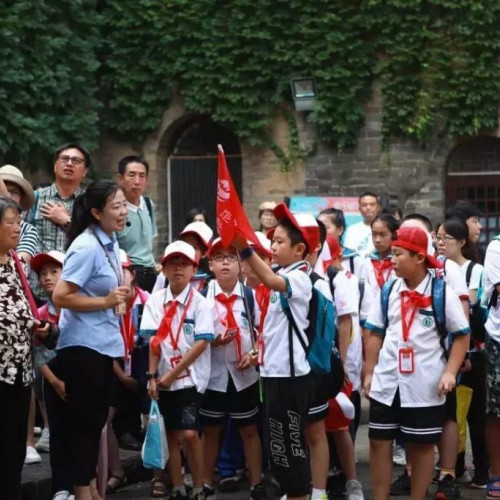 皇城相府：弘扬中华传统美德，在服务中实现自身价值