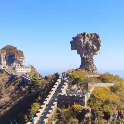 在轿顶山踏上龙脉长城，用心聆听历史的声音