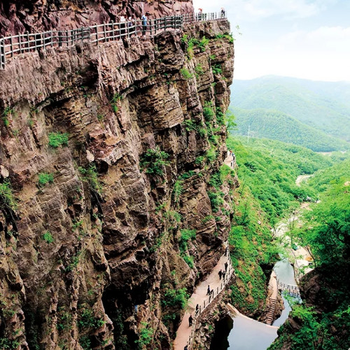 二郎山景区和灯台架景区向医护人员致敬