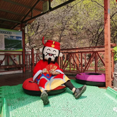 生机勃勃的春天，在神农山遇见你