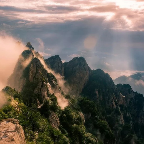 风和日丽的好时节，唐诗宋词里的老君山图画