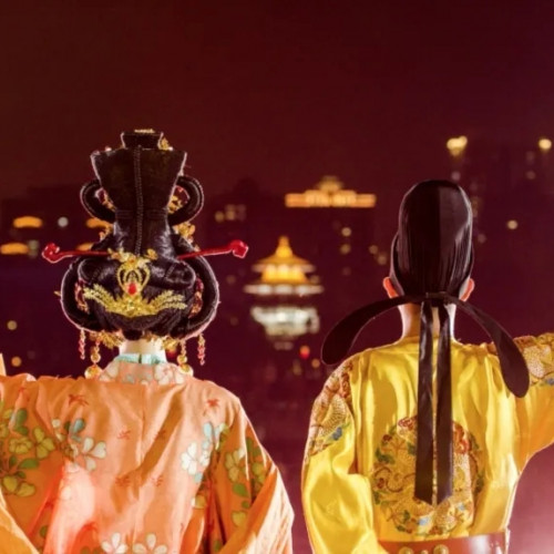 五一来大唐芙蓉园，空气清新风景好，有吃有喝有演出