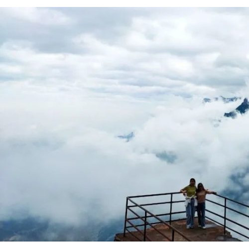 带着妈妈来八里沟吧，带她感受一下祖国的大好河山