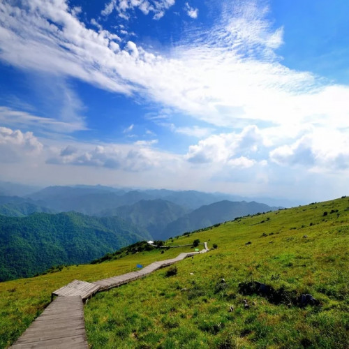 到蓝天碧水的紫柏山，寻一块诗情画意的世外宝地