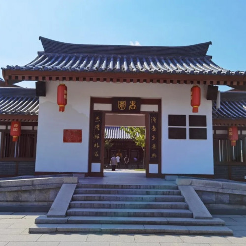 大唐芙蓉园的科举文化区主体建筑杏园，承载着科举功名的荣耀