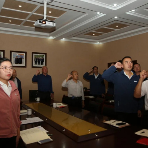 老君山党支部举行九月份主题党日＋活动
