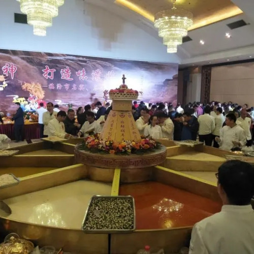 世界最大铜锅“剪刀面八合御锅”将在人祖山红叶节靓丽现身