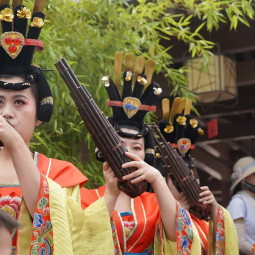 逐梦大唐芙蓉园，欢乐不断笑语嫣然