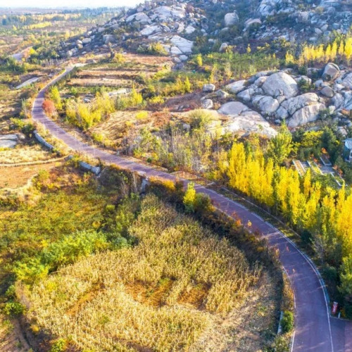 是谁拿起调色板，把美丽的秋色涂满峄山风景区
