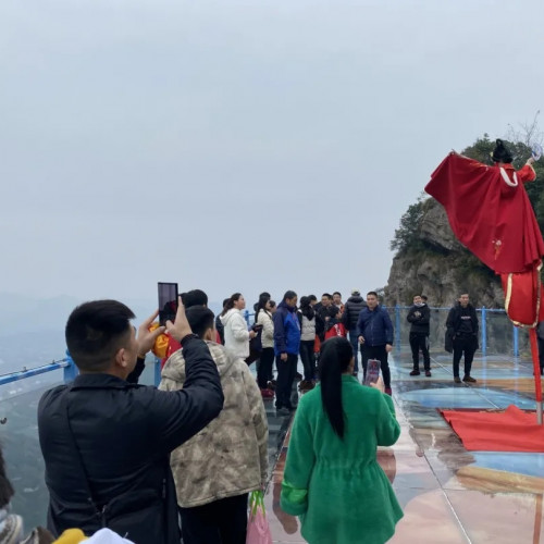 马仁奇峰祈福文化节盛大开幕，将为游客呈现别样的马仁祈福之旅