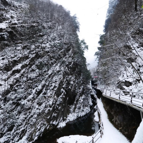 打卡金丝峡，赏白雪皑皑风景如画