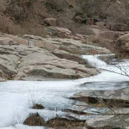 林州市洪谷山风景区冰挂奇观美成了童话