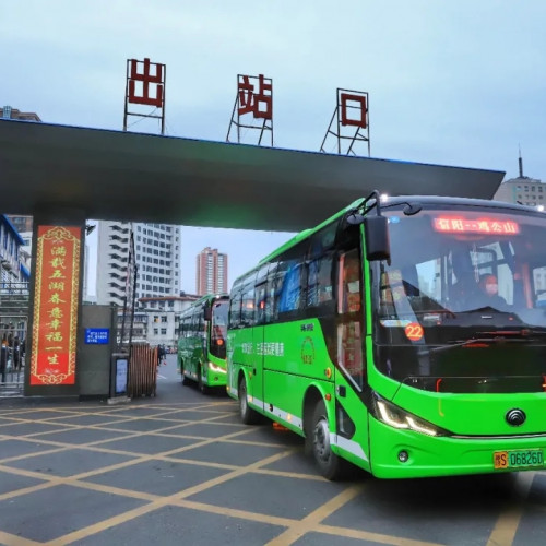 5A创建我们砥砺前行·信阳至鸡公山线路公交正式启动