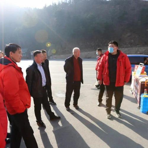 春节前，老君山董事局主席杨植森走访慰问一线员工！