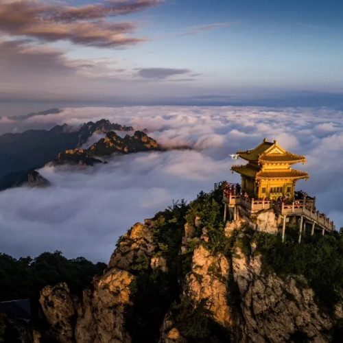 老君山景区让你在云上感受水墨版的中国大好河山
