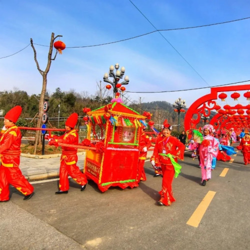 五一假期就来鸡公山·爬山·赏花·看演出，精彩五月赏不停