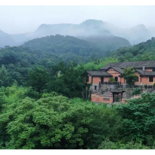 这个五一探访襄阳春秋寨，开启精致山野之旅