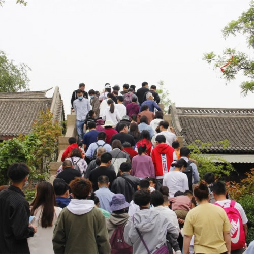 朱仙镇启封故园迎来旅游大高峰， 游客呈爆发式增长！