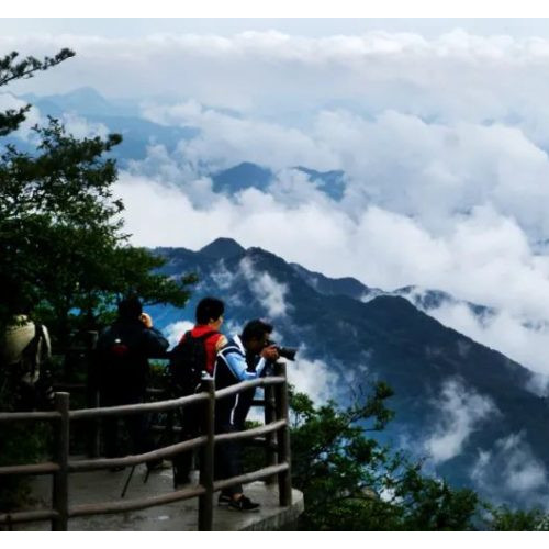 我为游客办实事丨一面小锦旗，记录老君山景区里的小温暖