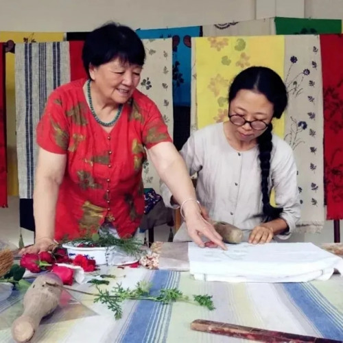 小长假第二天陕州地坑院秩序井然，各种演艺火力全开，明日精彩继续！