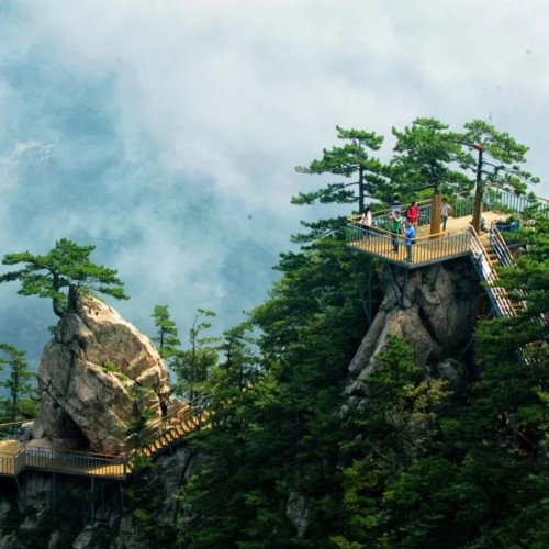 尧山风景区：万里山河入梦来