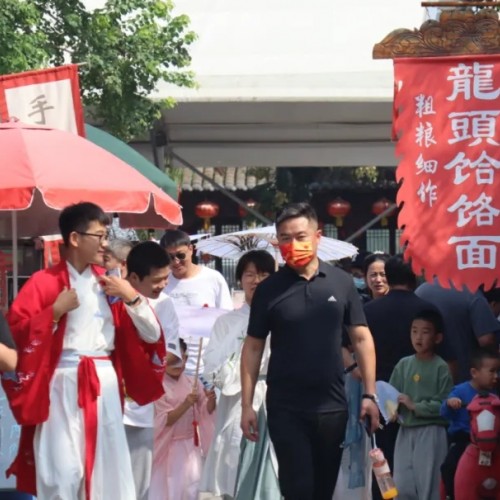 朱仙镇启封故园惊现神秘队伍，快来看看！
