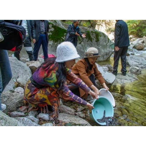 2021年洛阳市水生生物增殖流放活动在洛阳龙峪湾森林公园正式启动