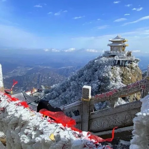 这个冬天，和最爱的人一起来赏老君山的最美冬雪吧